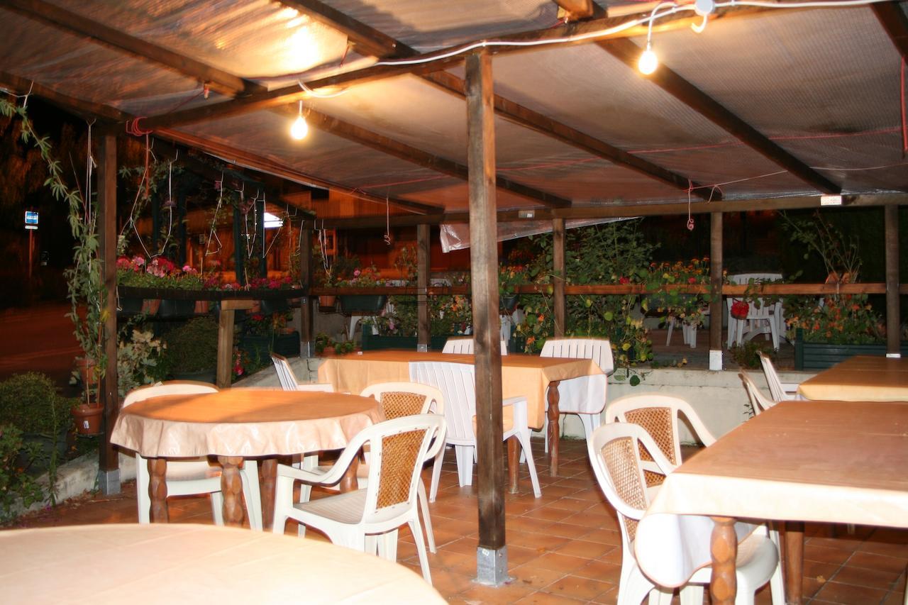圣马丁奥贝格酒店 Saint-Martin-Terressus 外观 照片